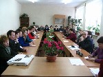 Участники круглого стола в Красночетайской гимназии попытались дать ответ на вопрос: За что бы Вы дали Премию Президента нашей гимназии ?